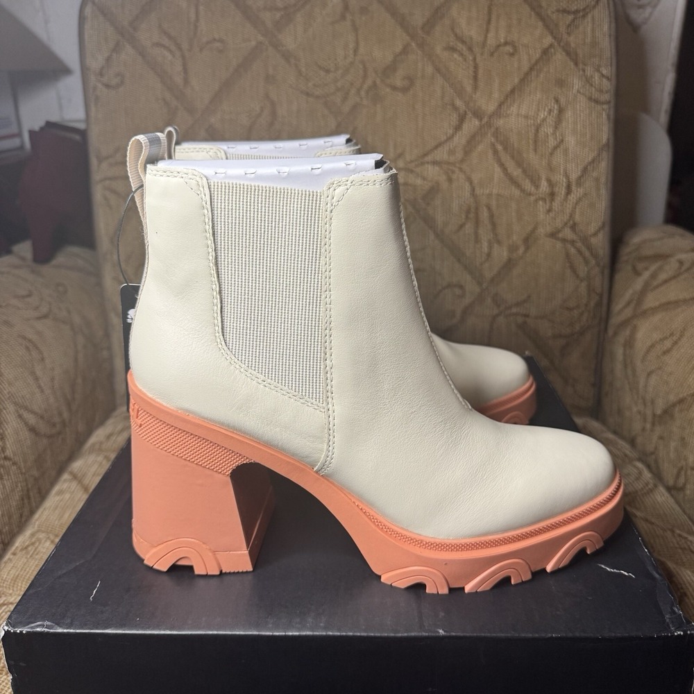 Sorel Women's Cream and Orange Boots - Picture 6 of 9